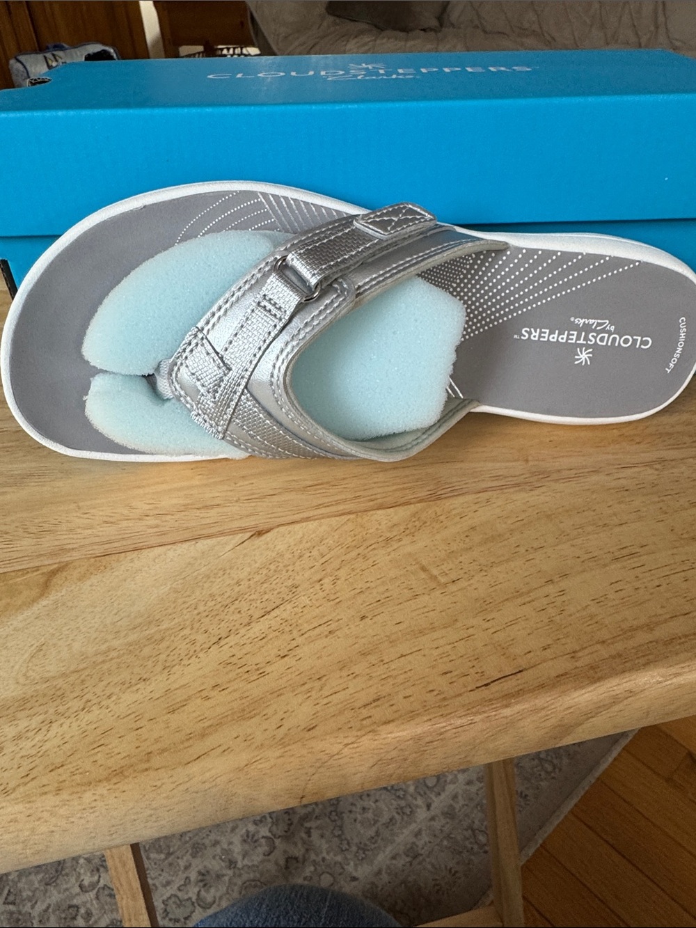 Cloudsteppers by Clarks Silver Girls Foam-Top Toe-Post Sandal